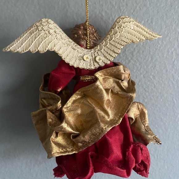 vintage red and gold flying Angel collectible ornament - Picture 2 of 2